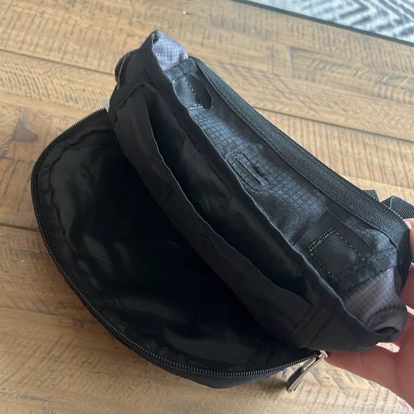 ObusForme Fanny Pack / Cross Body Bag - Picture 3 of 8